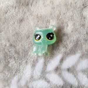 Littlest Pet Shop Polar Bear Blue White Translucent Mini Figure Frosted Wonderla